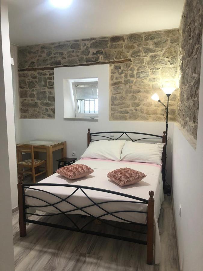 Rooms And Apartments Emily Split Bagian luar foto